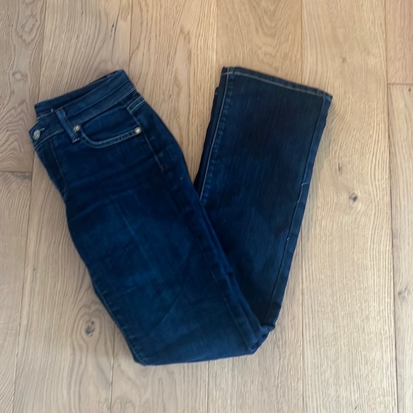 Barely worn Bootcut Jeans - Picture 1 of 4